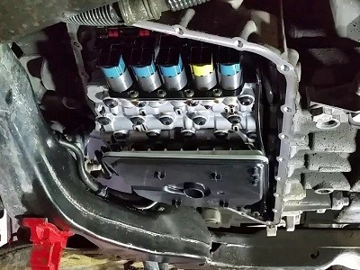 Servicio de cambio de aceite en cajas automáticas y mecánicas en Bogotá- Taller automotriz de transmisiones para carros (3)