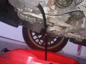 Servicio de cambio de aceite en cajas automáticas y mecánicas en Medellin - Taller automotriz de transmisiones para carros (2)